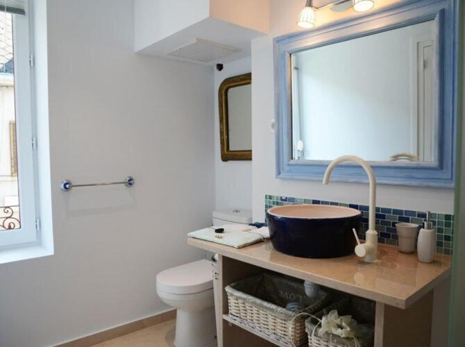 48 Urban Suites Dun-le-Palestel Стая снимка