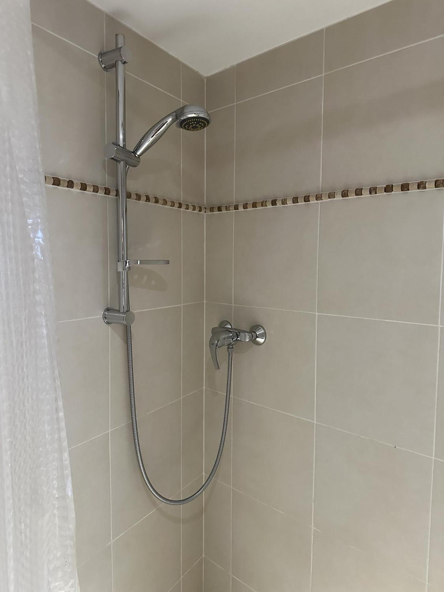48 Urban Suites Dun-le-Palestel Екстериор снимка