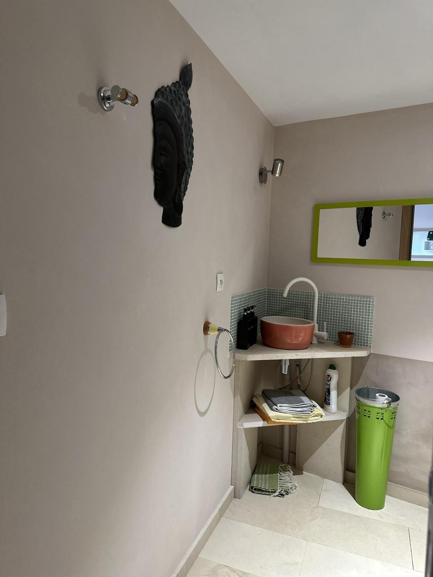 48 Urban Suites Dun-le-Palestel Стая снимка