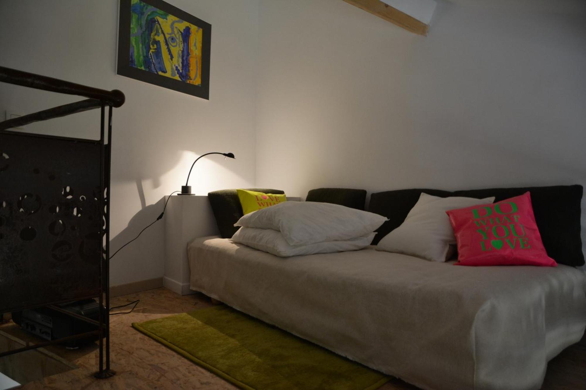 48 Urban Suites Dun-le-Palestel Стая снимка