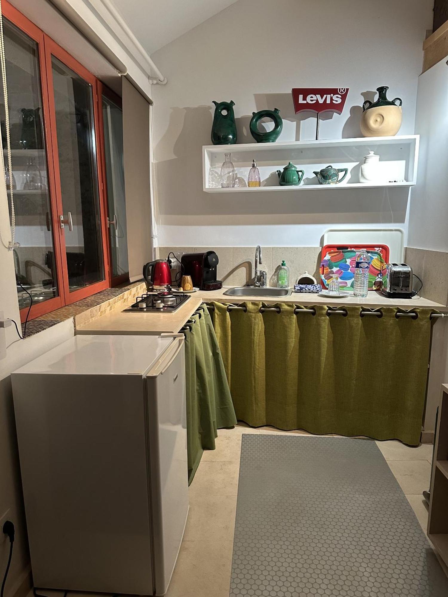 48 Urban Suites Dun-le-Palestel Стая снимка