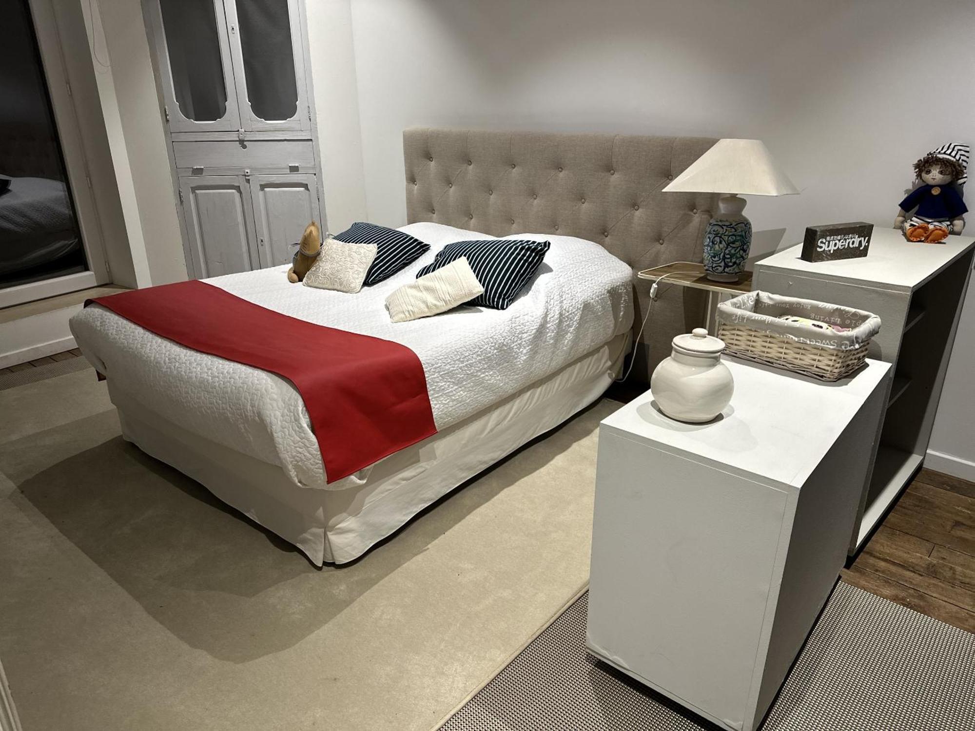 48 Urban Suites Dun-le-Palestel Стая снимка